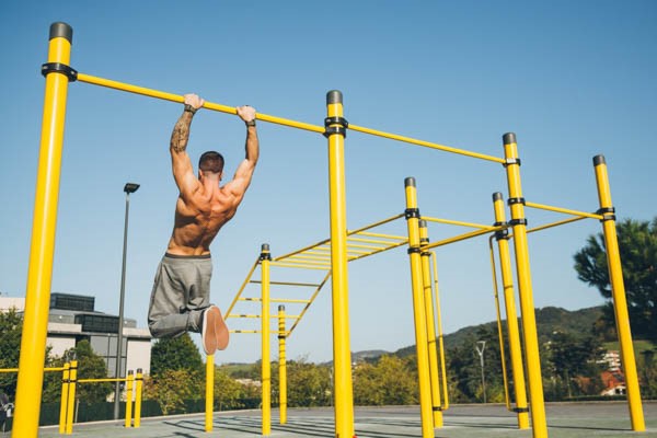 Calisthenics khác gì street workout?