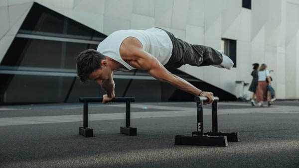 Calisthenics cơ bản: Burpees