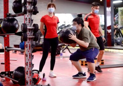 Tập gym ở tuổi dậy thì có bị lùn không?