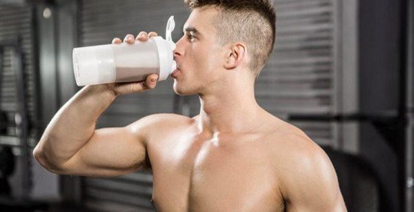 Người trưởng thành (từ 18 tuổi trở lên) có thể sử dụng whey protein