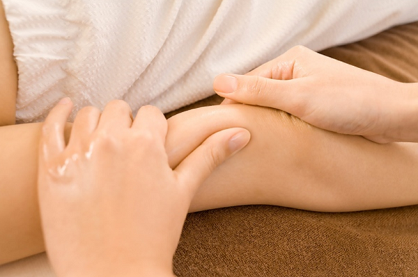 Cách massage giảm mỡ bắp tay